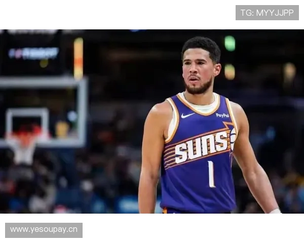 德文·布克家的冰箱里塞满蛋白粉，连冰啤酒的位置都没有