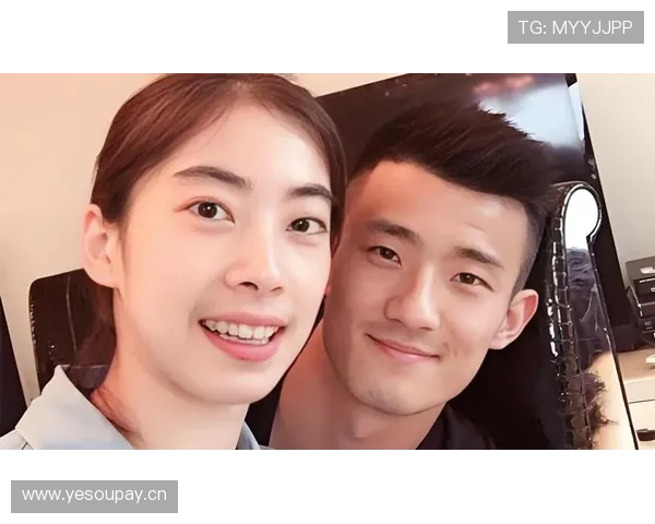 谌龙退役后在家带娃，老婆王适娴晒照：这反差谁信他拿过奥运金牌？